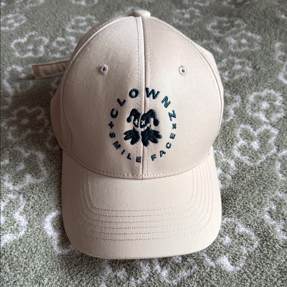 Clownz Smile Face Beige Cap